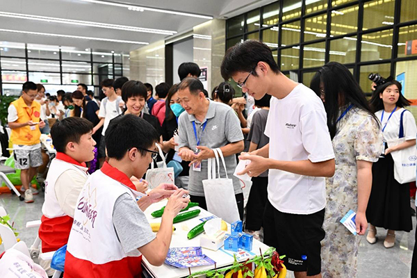 尊龙网址登录官网助力大学生抗艾防艾宣传教育项目再起航